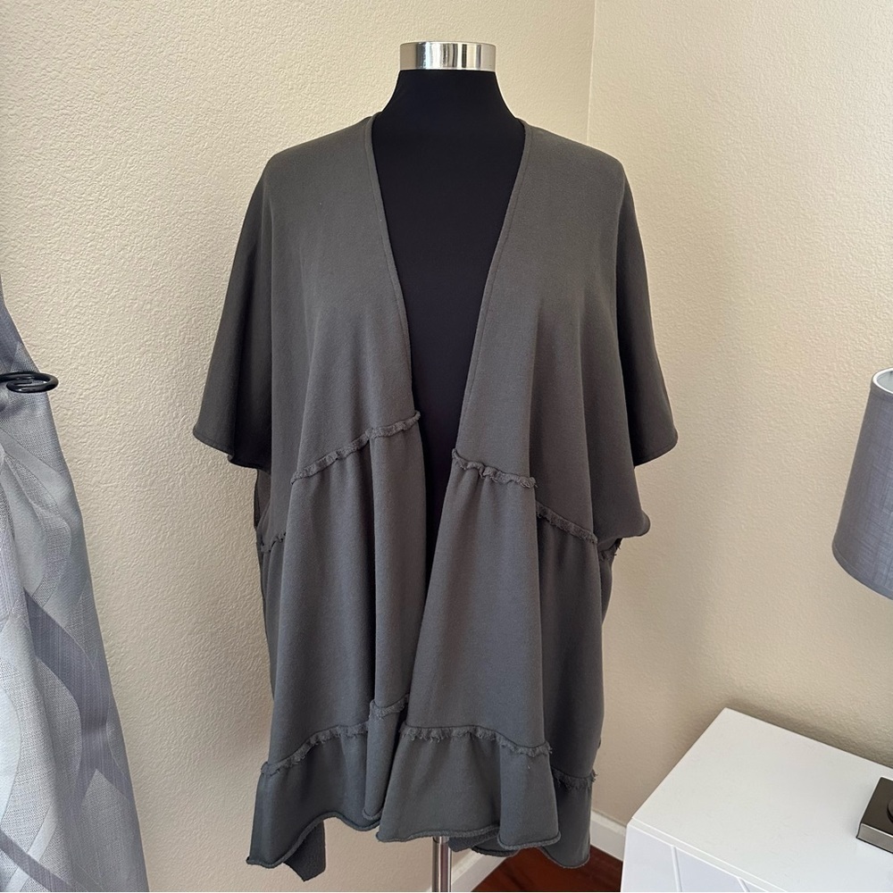 American Eagle Open Front Fleece Raw Hem Grey Poncho Size OS